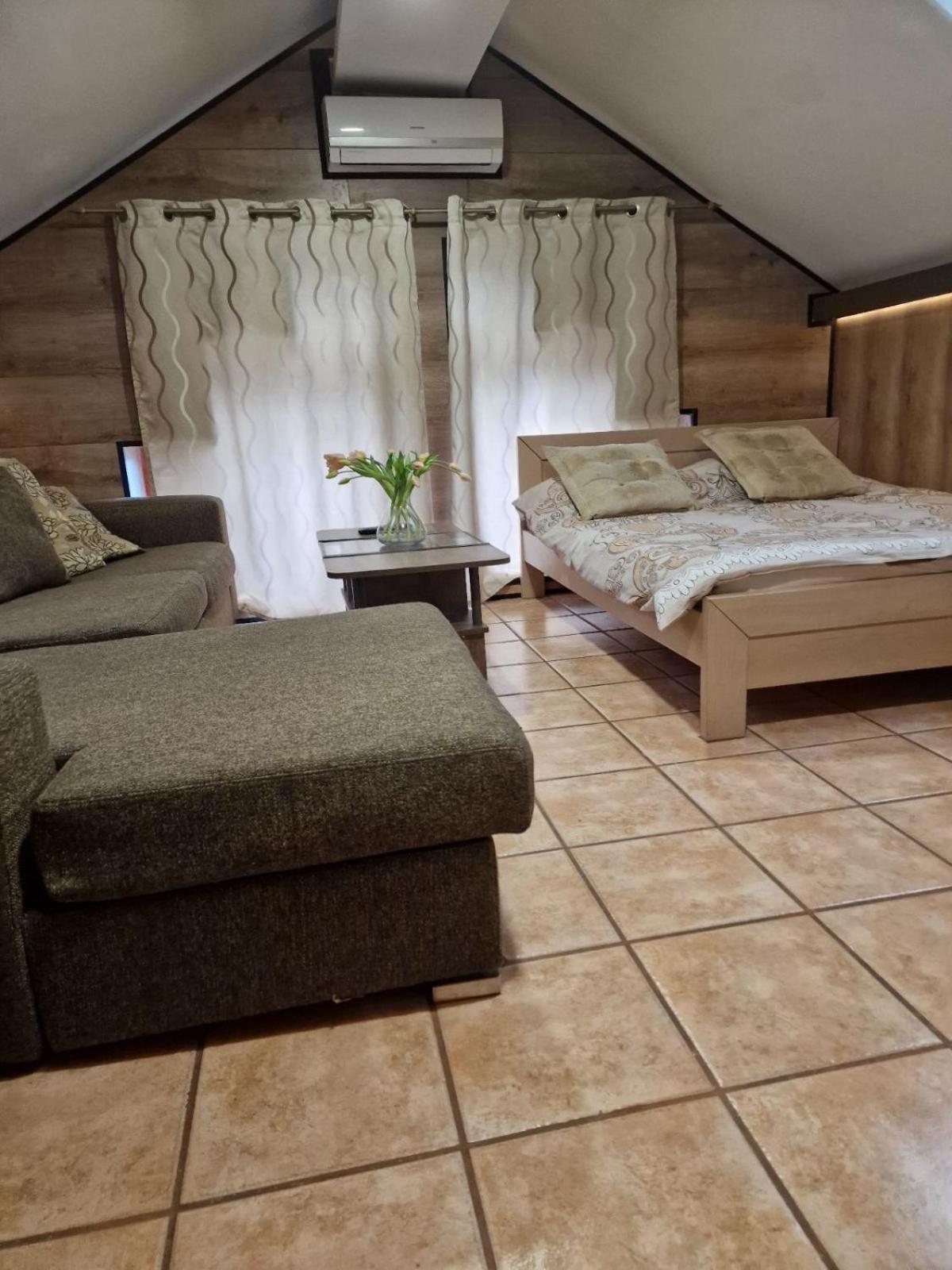 Guest House Maja Novi Sad Exterior foto